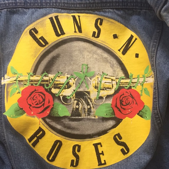 This is a jean jacket it’s called guns m roses 🌹 - Picture 4 of 4